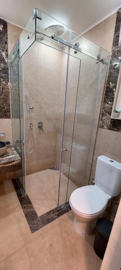 Apartment Marron 5 New