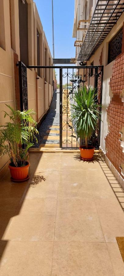 Marron 5 New Cairo